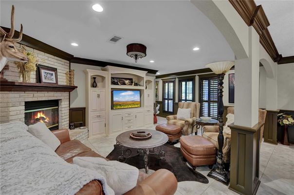 Fireplace, Interior, Living room, Recessed Lighting