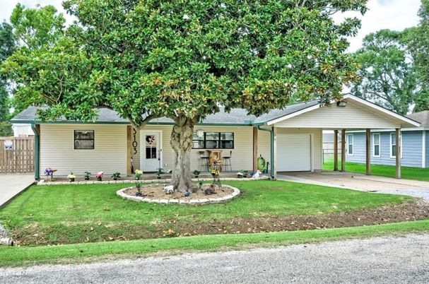 Attached, Backyard, Exterior, Facade, Ranch