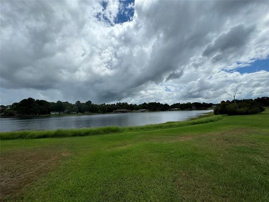 Exterior, Lake