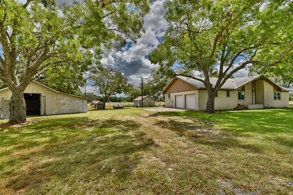 Backyard, Detached Garage, Exterior
