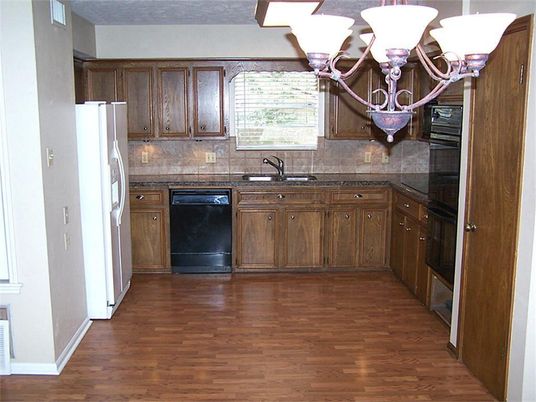 Chandelier, Interior, Kitchen, Wood Texture Flooring