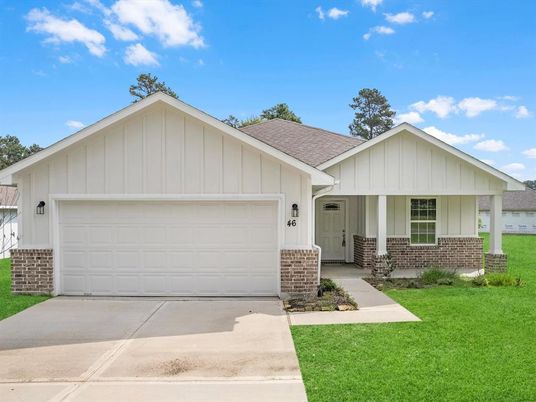 Attached, Exterior, Facade, Farmhouse
