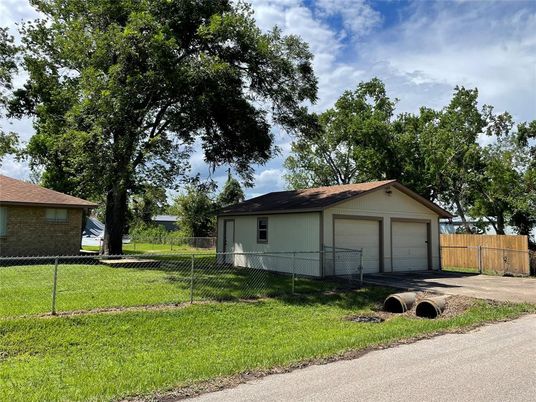 Backyard, Detached Garage, Exterior