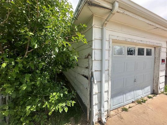 Detached Garage, Exterior