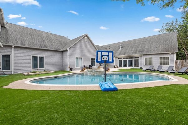 Backyard, Exterior, Pool