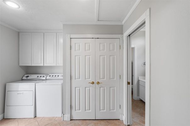 Interior, Recessed Lighting, Washer
