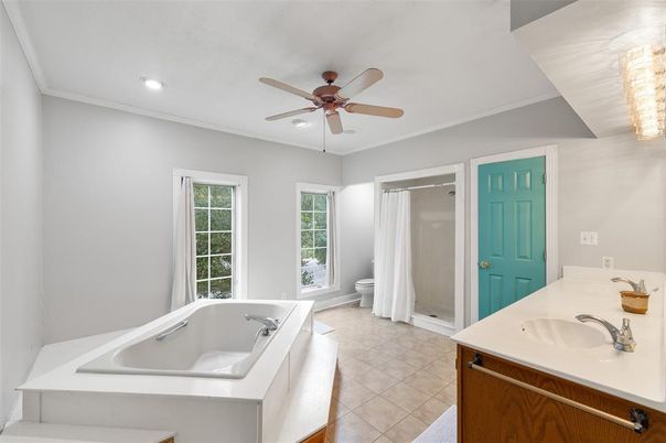 Bathroom, Interior, Recessed Lighting