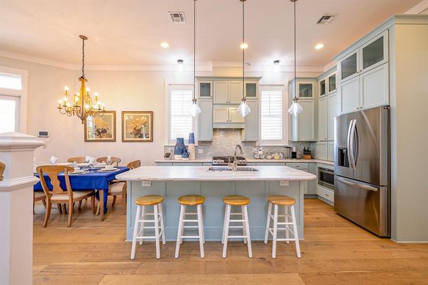 Chandelier, Dining room, Interior, Kitchen, Pendant Lights, Recessed Lighting, Stainless Steel Appliances, Wood Texture Flooring