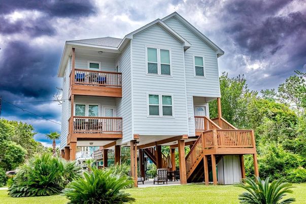 Backyard, Exterior, Facade, Farmhouse