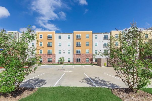 Backyard, Exterior, Facade, Condo Building