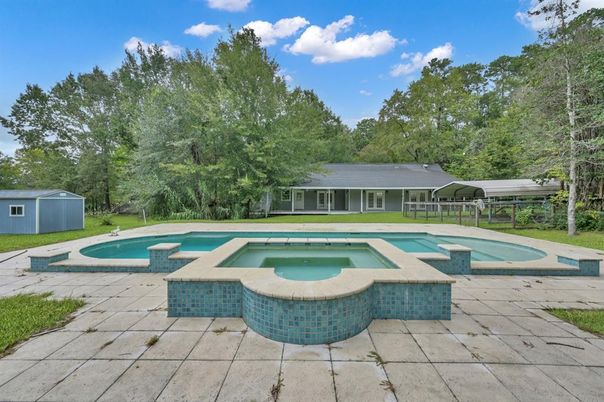 Exterior, Pool