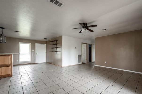Empty room, Interior, Pendant Lights