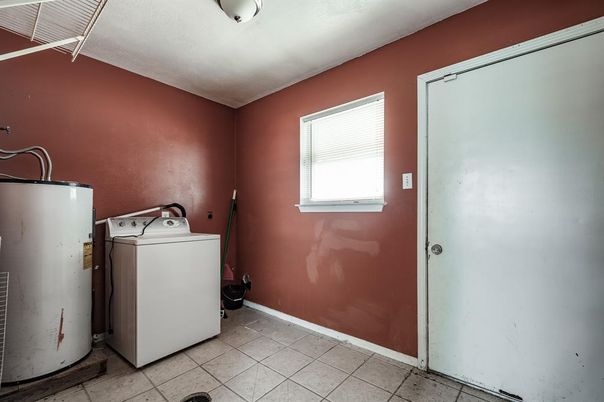 Interior, Washer