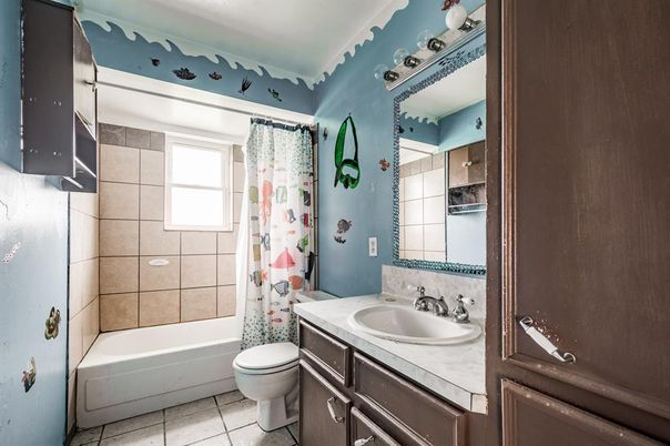 Bathroom, Interior