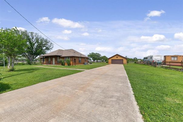 Backyard, Detached Garage, Exterior