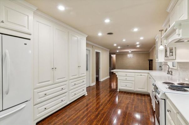 Interior, Kitchen, Pendant Lights, Recessed Lighting, Wood Texture Flooring