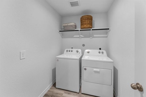 Interior, Utility Closets, Washer, Wood Texture Flooring