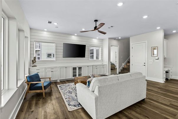 Interior, Living room, Recessed Lighting, Wood Texture Flooring