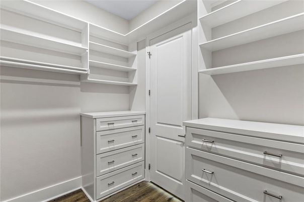 Interior, Walk-in Closets, Wood Texture Flooring