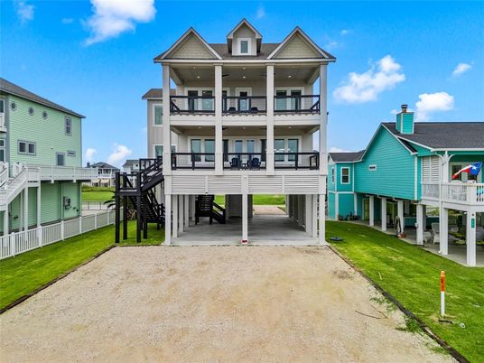 Backyard, Exterior, Facade, Queen Anne Victorian