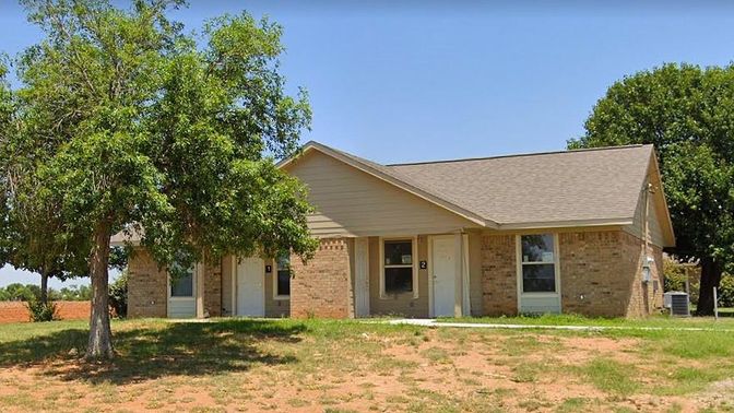 Exterior, Facade, Brick Facade, Ranch