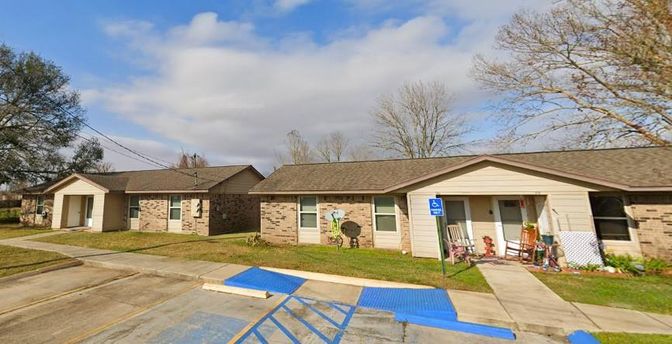 Backyard, Exterior, Facade, Ranch
