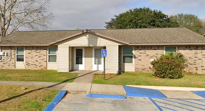 Exterior, Facade, Brick Facade, Ranch