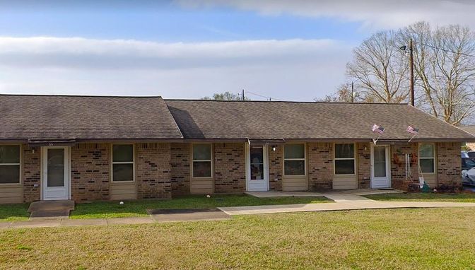 Exterior, Facade, Brick Facade, Ranch