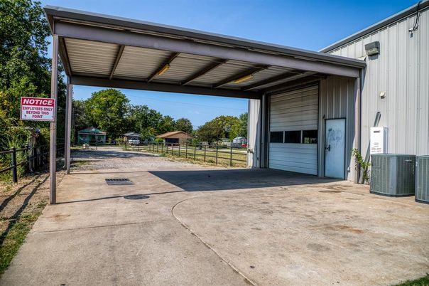Detached Garage, Exterior