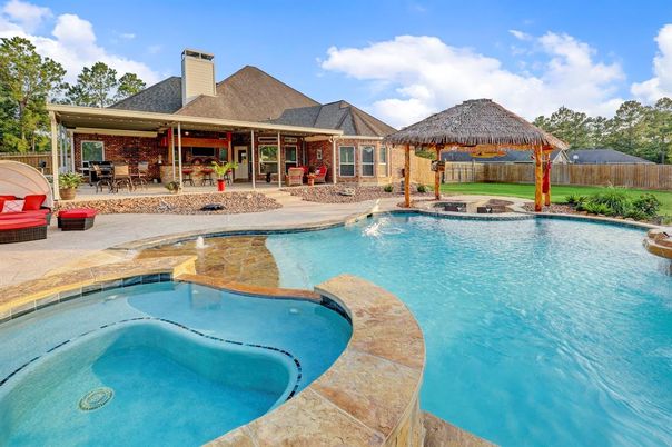 Exterior, Pool