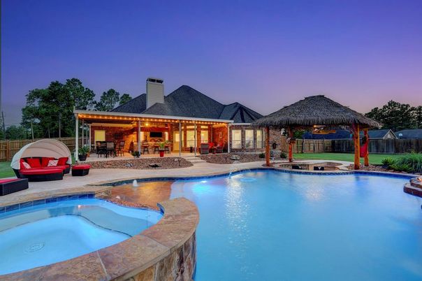 Exterior, Pool