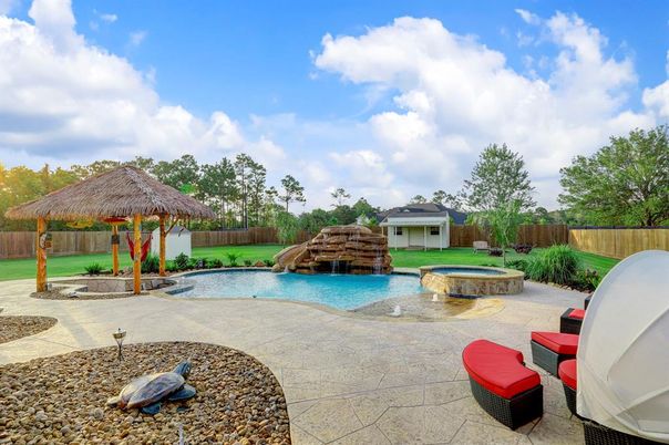 Exterior, Pool