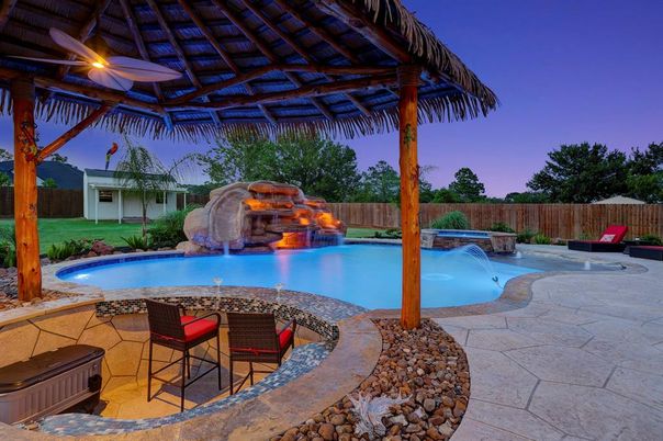 Exterior, Playground, Pool
