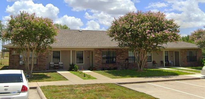Exterior, Facade, Brick Facade, Ranch