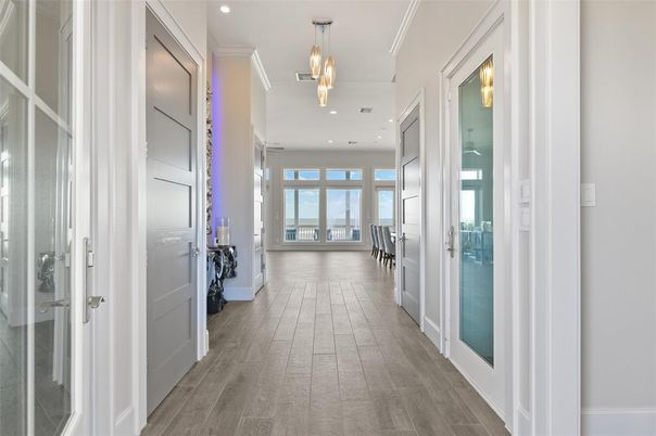 Interior, Pendant Lights, Recessed Lighting, Wood Texture Flooring