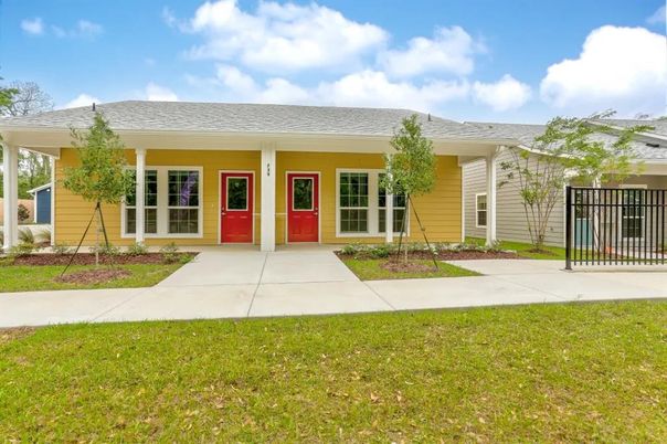 Exterior, Facade, Ranch