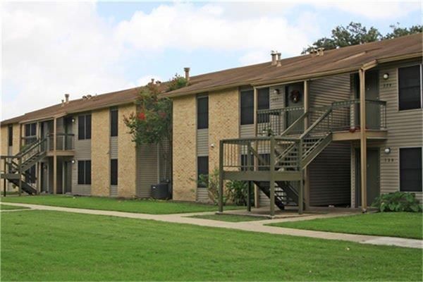 Backyard, Exterior, Facade, Modern