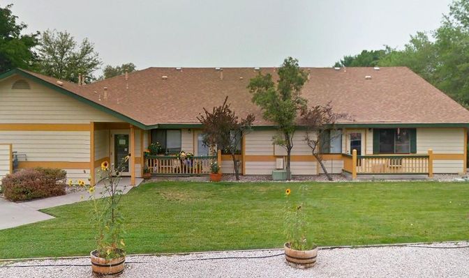 Backyard, Exterior, Facade, Ranch