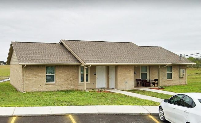Exterior, Facade, Brick Facade, Ranch