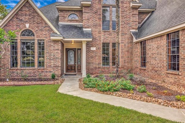 Exterior, Facade, Brick Facade, Brick Traditional