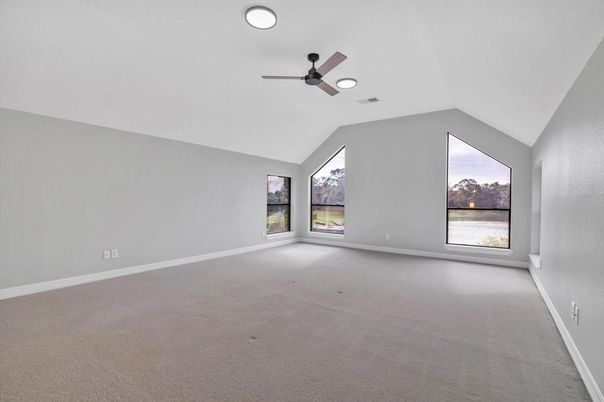 Empty room, Interior