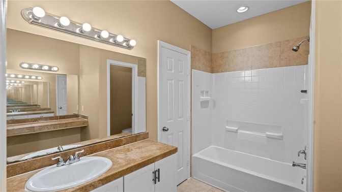 Bathroom, Interior, Recessed Lighting