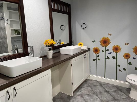 Bathroom, Dual Sink Vanities, Interior
