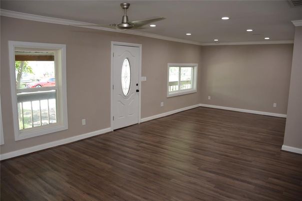 Empty room, Interior, Recessed Lighting, Wood Texture Flooring