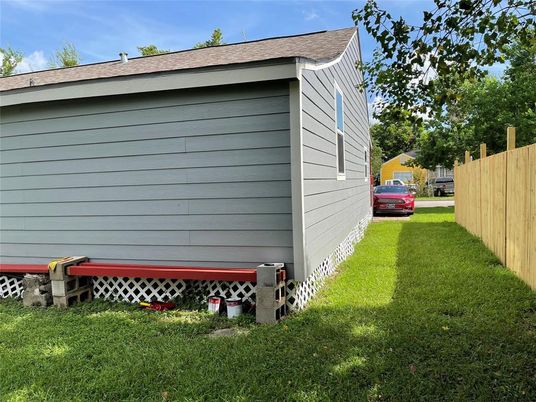 Detached Garage, Exterior