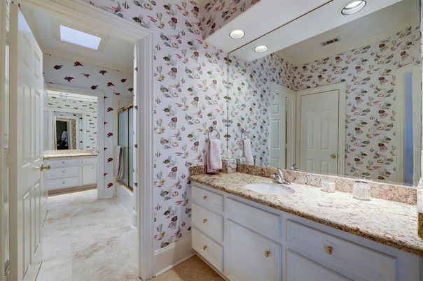 Bathroom, Interior, Recessed Lighting