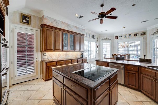 Chandelier, Dining room, Interior, Kitchen, Recessed Lighting