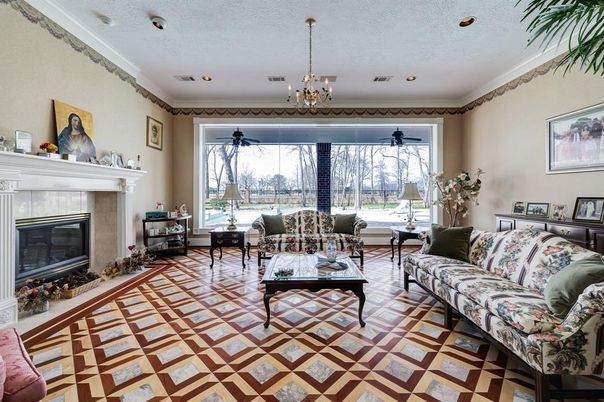 Chandelier, Fireplace, Interior, Living room, Recessed Lighting