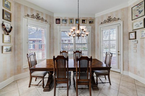 Chandelier, Dining room, Interior