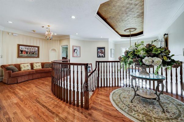 Chandelier, Interior, Recessed Lighting, Wood Texture Flooring